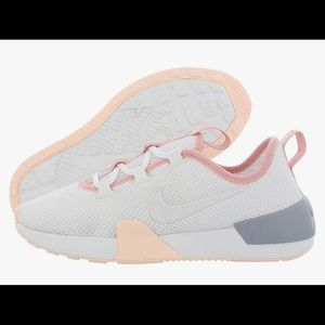 Nike modern women tennis shoes
